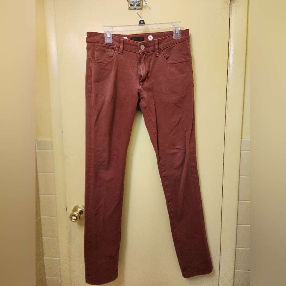 Uniqlo men's khaki jeans, red, size 30x34